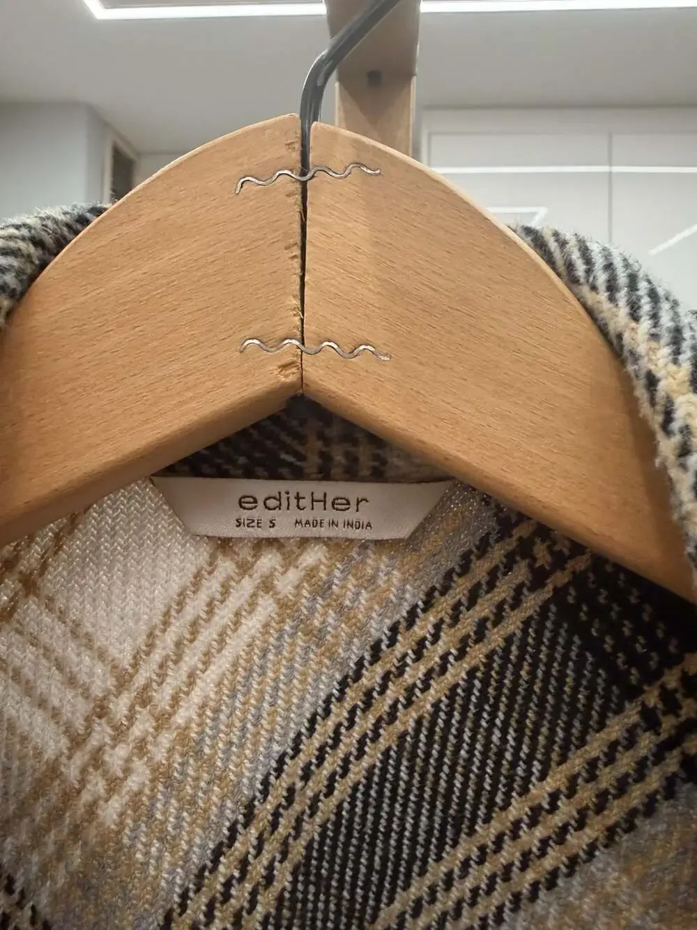 editHer Tan and Black Plaid Shacket Shirt Jacket Size‎ S